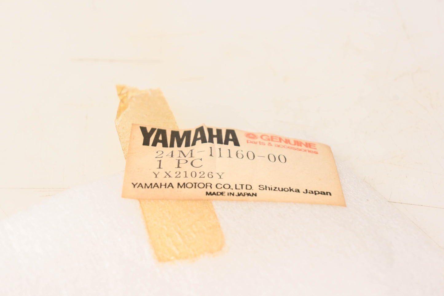 New OEM Yamaha 24M-11160-00-00 Cylinder Head Cover NOS