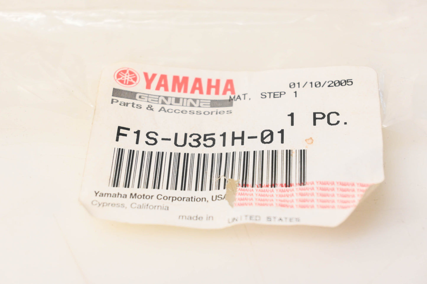 New OEM Yamaha F1S-U351H-01-00 Step Mat NOS