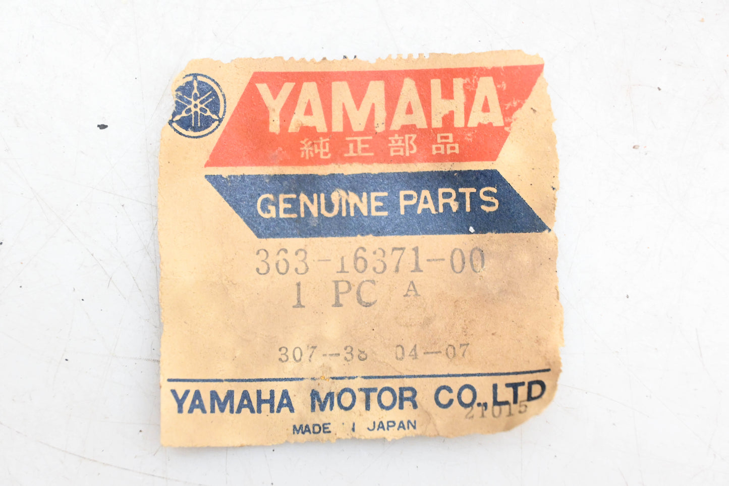 New OEM Yamaha 363-16371-00-00 Clutch Boss Hub NOS