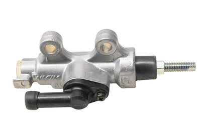 New OEM Yamaha 2NL-25850-50-00, 5KM-2583V-00-00 Rear Master Cylinder Assembly NOS