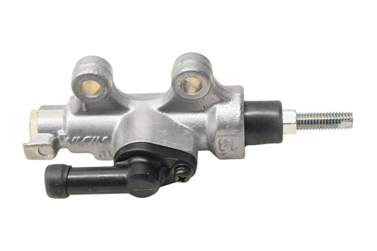 New OEM Yamaha 2NL-25850-50-00, 5KM-2583V-00-00 Rear Master Cylinder Assembly NOS