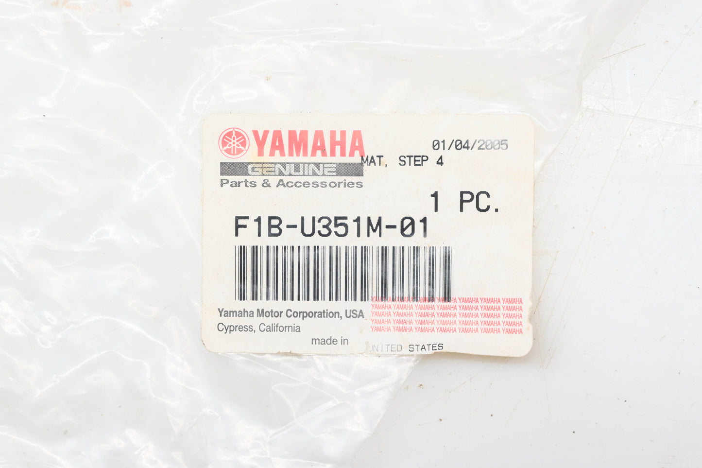 New OEM Yamaha F1B-U351M-01-00 Step Mat NOS