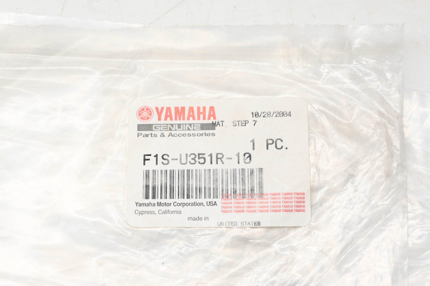 New OEM Yamaha F1S-U351R-10-00 Step Mat NOS