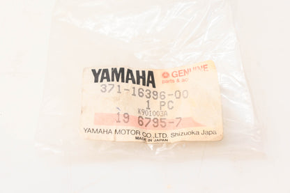 New OEM Yamaha 371-16396-00-00 Clutch Push Screw Housing NOS