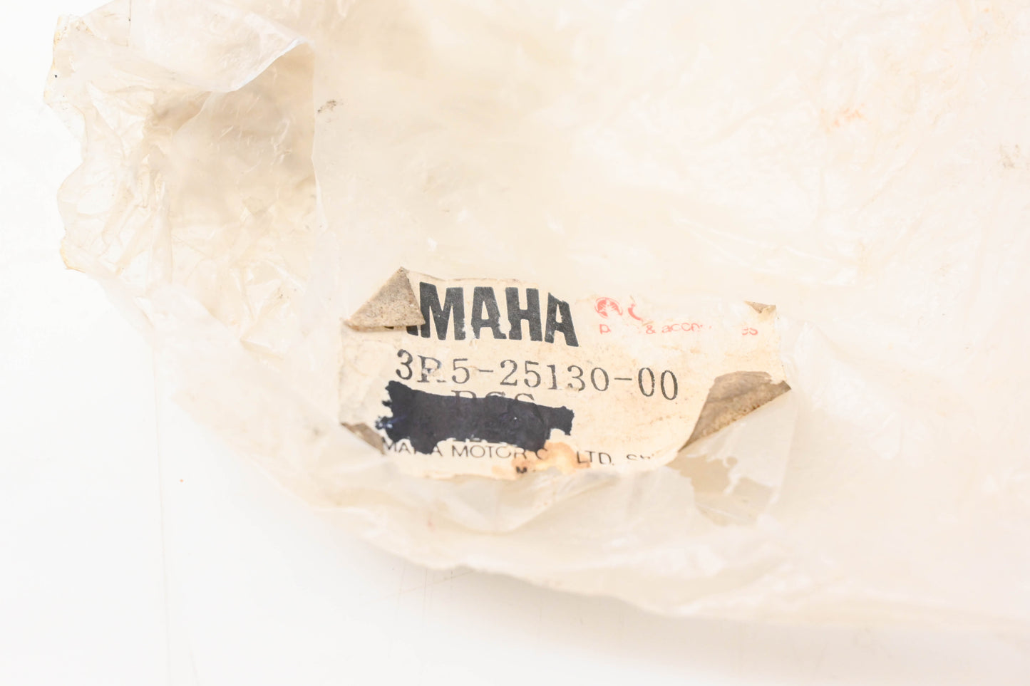 New OEM Yamaha 3R5-25130-00-00 Brake Shoe Qty 1 NOS