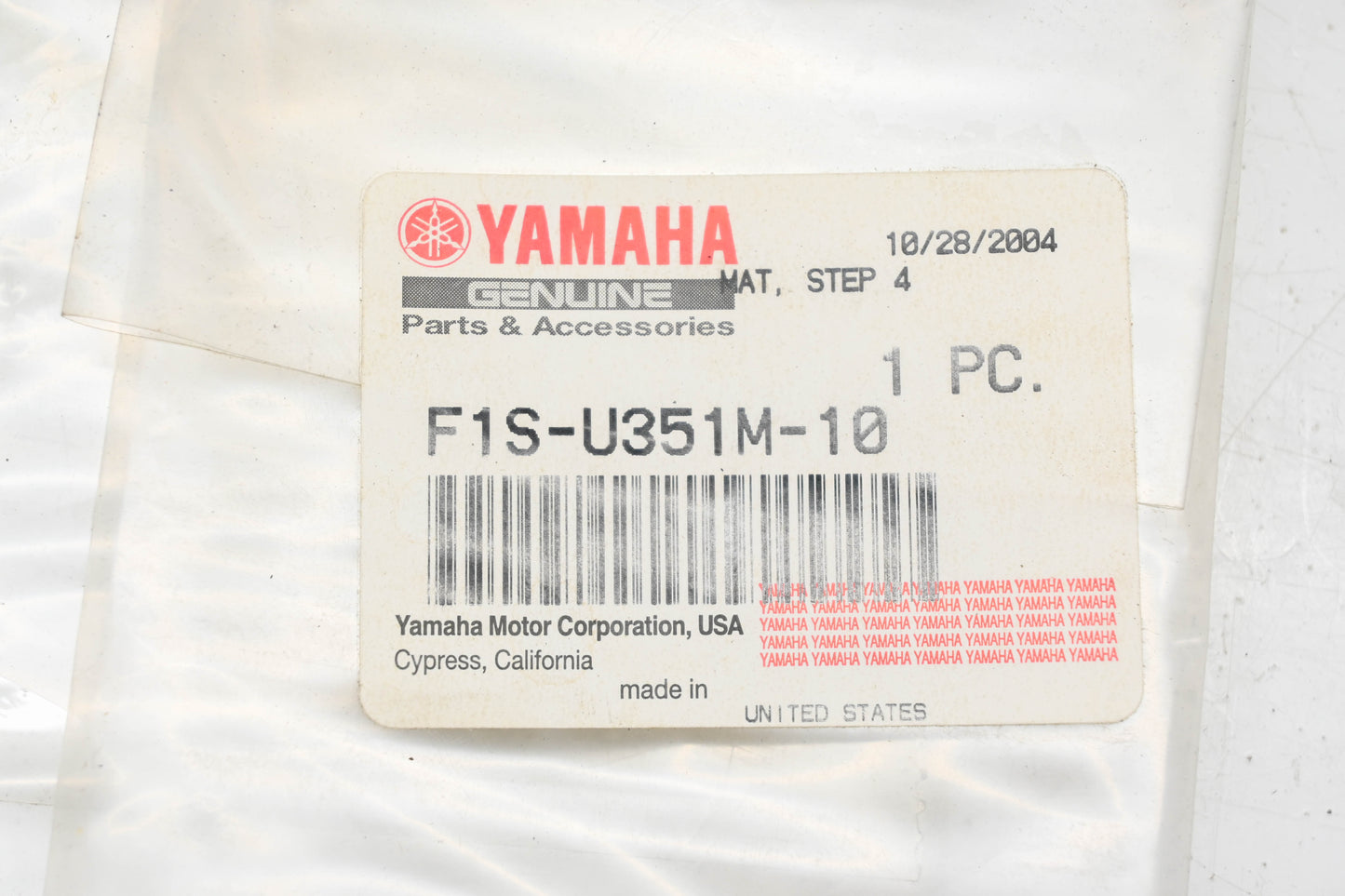 New OEM Yamaha F1S-U351M-10-00 Step Mat NOS