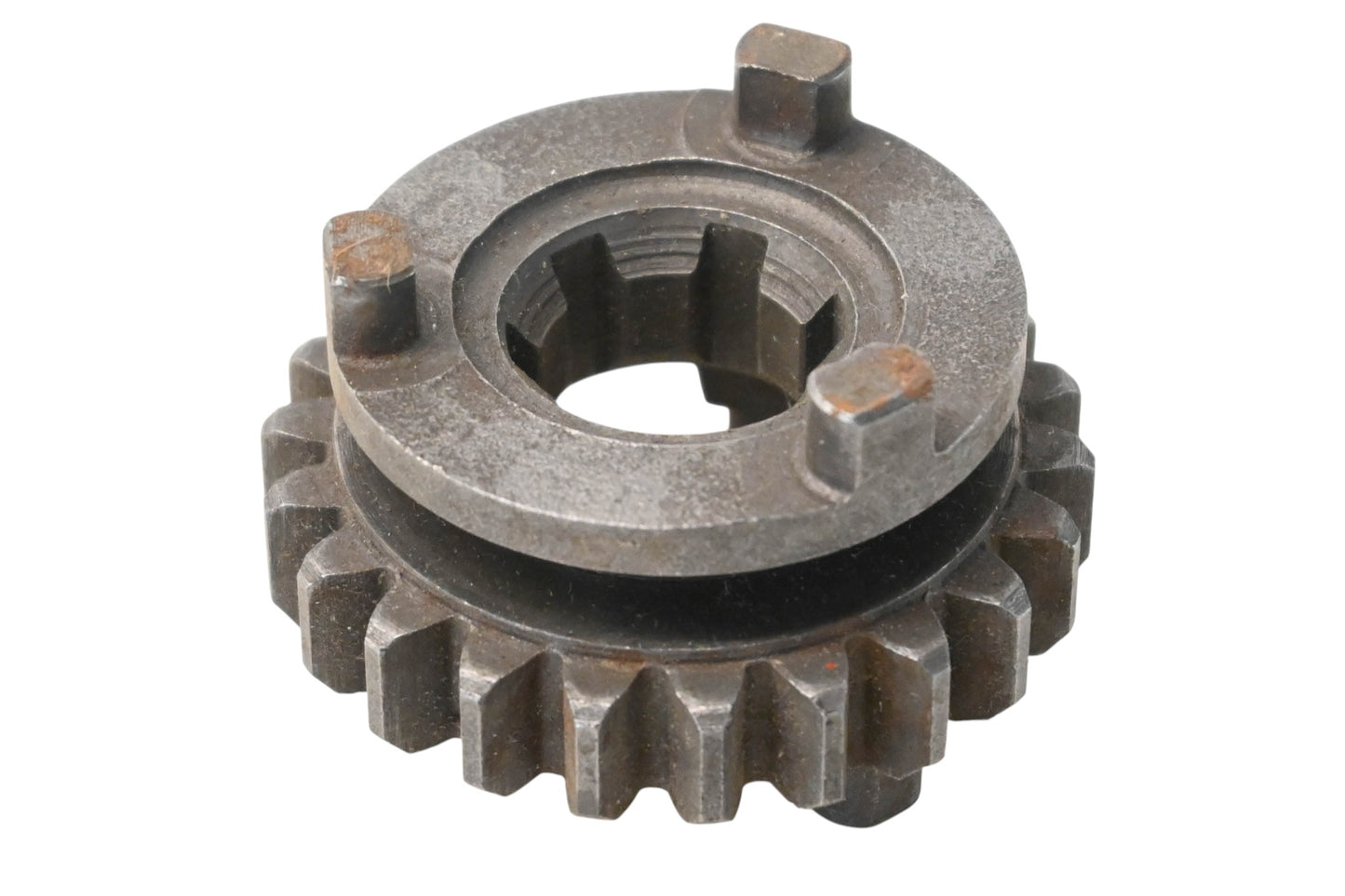 New OEM Yamaha 353-17131-01-00 3rd Pinion Gear NOS