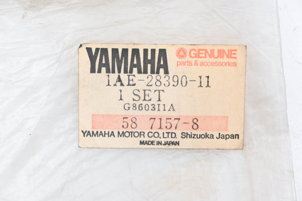 New OEM Yamaha 1AE-28390-11-00 Red Cowling 5 Valve Graphic Decal Kit NOS