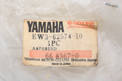 New OEM Yamaha EW3-62574-10-00 Left Stern Gunwale Cap NOS