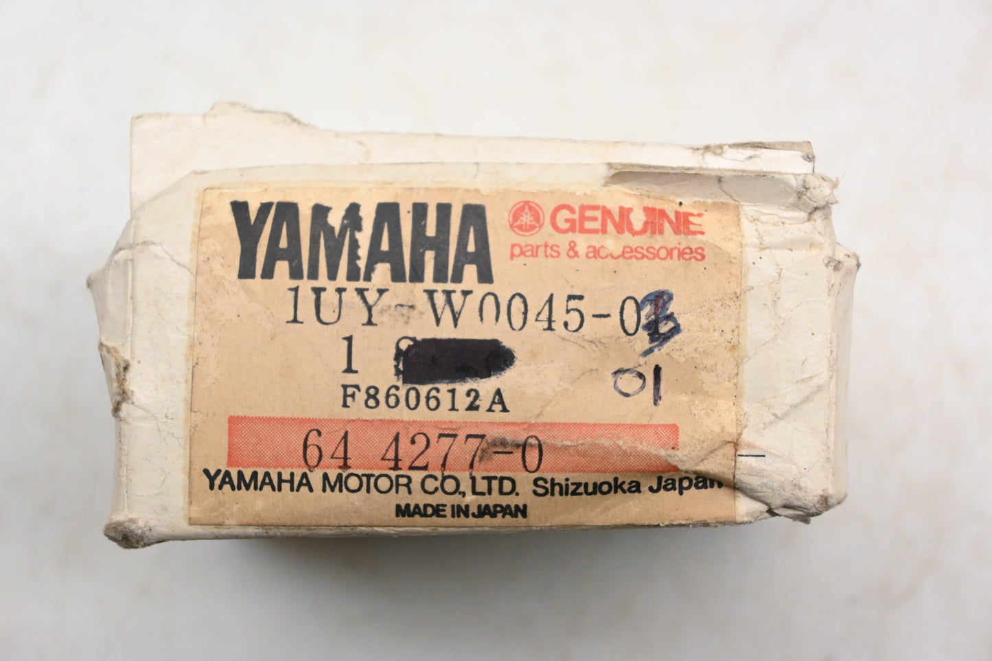 New OEM Yamaha 1UY-W0045-01-00 Brake Pad Kit NOS
