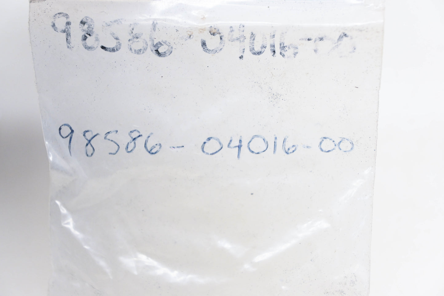 New OEM Yamaha 98586-04016-00 Pan Head Screws Qty 3 NOS