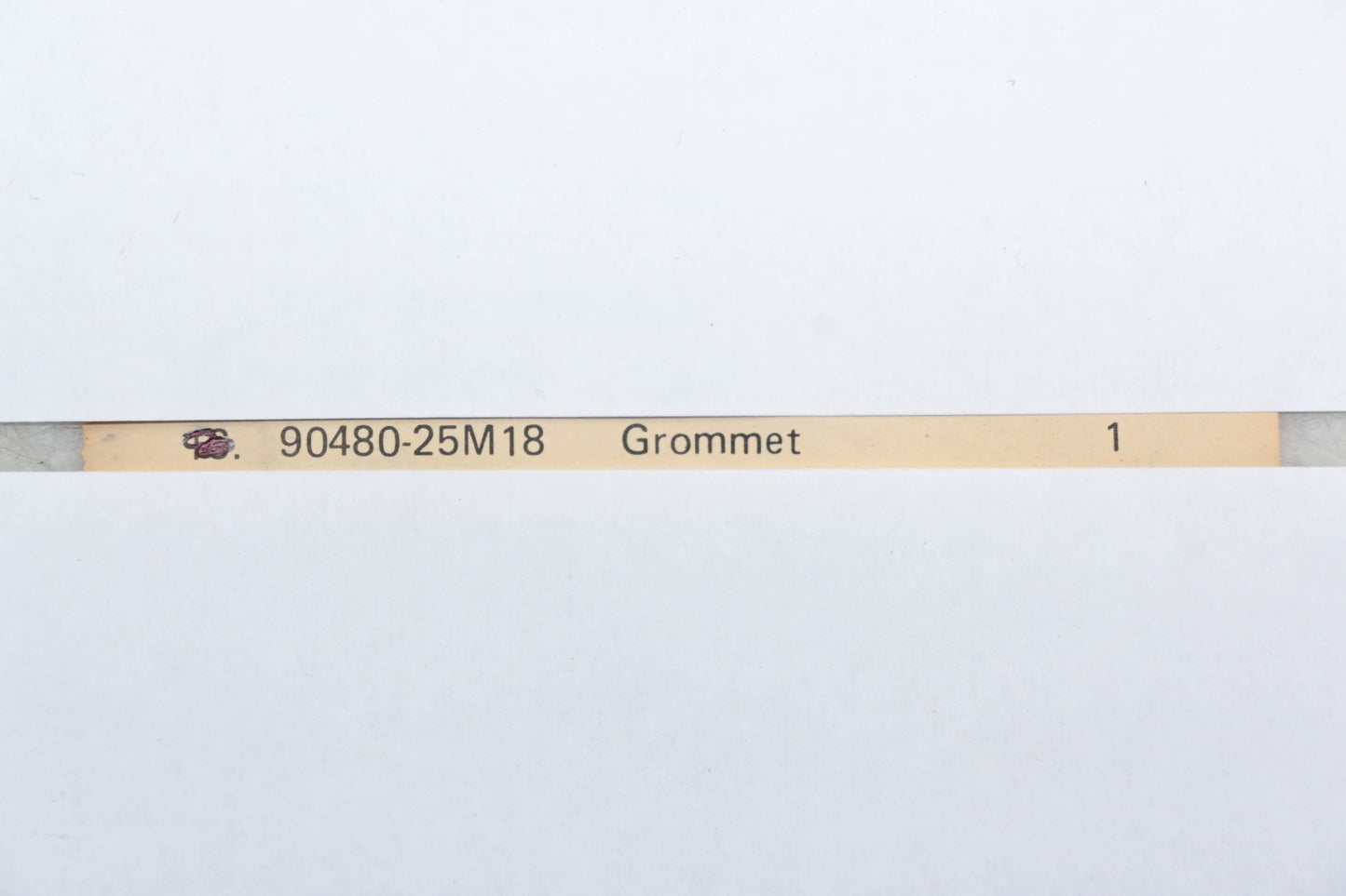 New OEM Yamaha 90480-25M18-00 Grommet NOS