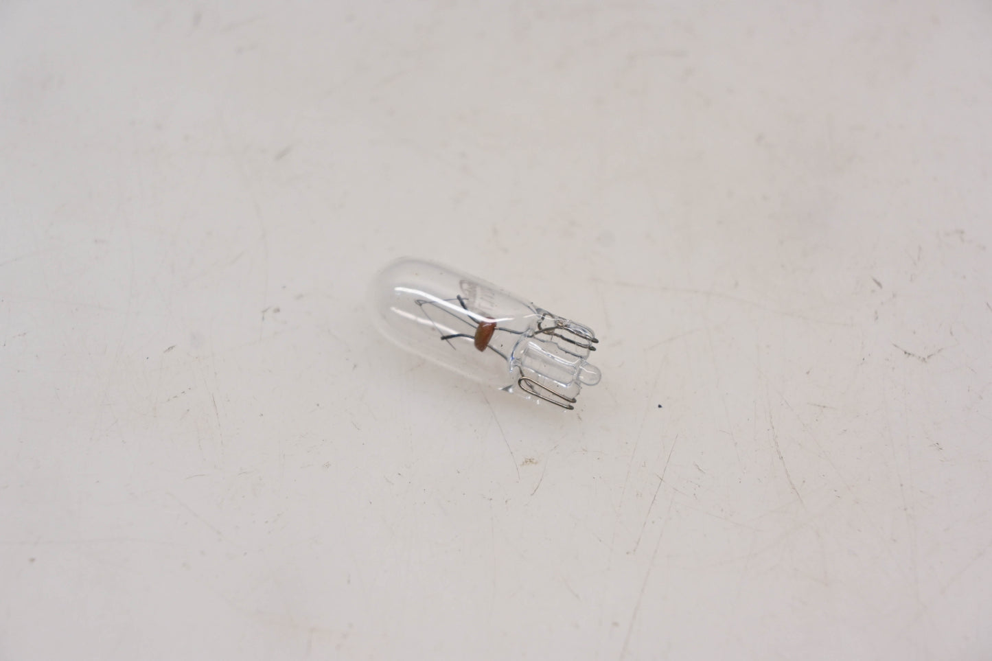New OEM Yamaha 6Y5-83517-00-00 Bulb NOS
