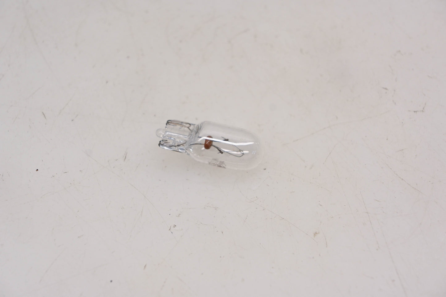 New OEM Yamaha 6Y5-83517-00-00 Bulb NOS