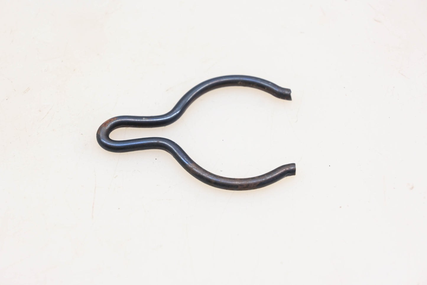 New OEM Yamaha 90468-29114-00 Clip NOS
