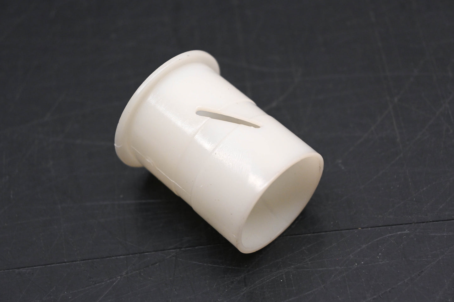 New OEM Yamaha 90386-25M31-00 Tilt Tube Bushing NOS