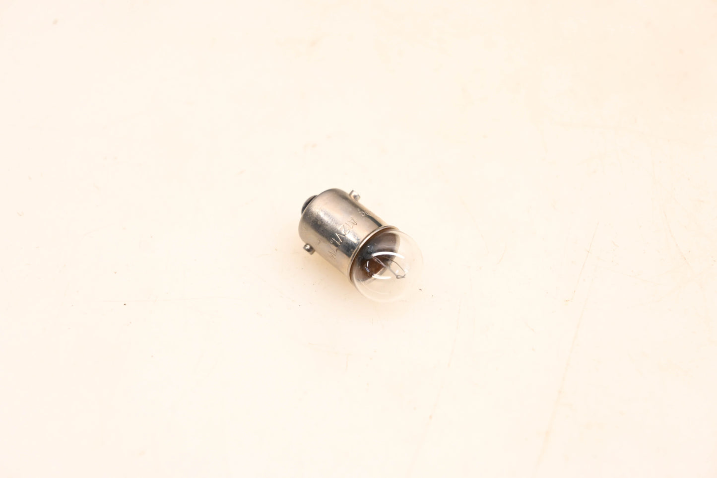 New OEM Yamaha 688-83516-00-00 Gauge Light Bulb A12v-17w NOS