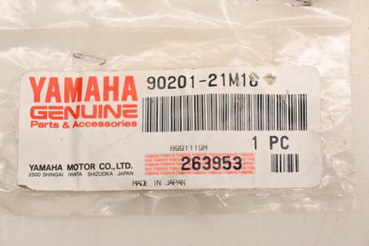 New OEM Yamaha 90201-21M18-00 Plate Washer NOS