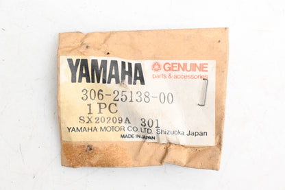 New OEM Yamaha 306-25138-00-00 Speedometer Gear NOS