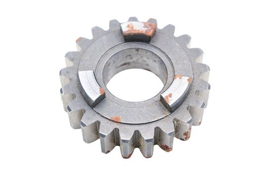 New OEM Yamaha 256-17141-00-00 Transmission 4th Pinion Gear 19T NOS