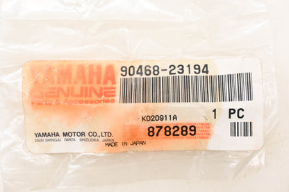 New OEM Yamaha 90468-23194-00 Starter Axle Clip NOS