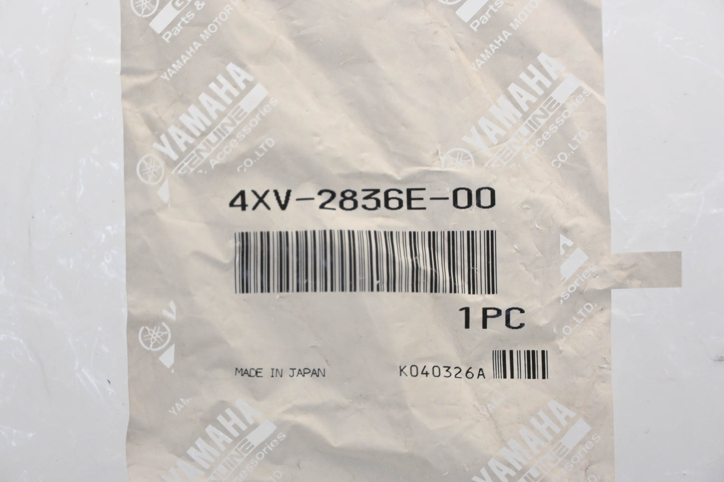 New OEM Yamaha 4XV-2836E-00-00 Cowling Bracket NOS