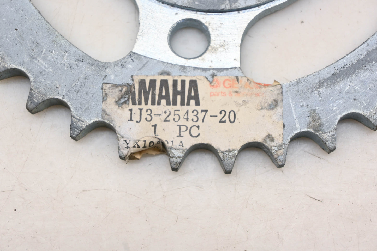 New OEM Yamaha 1J3-25437-20-00 Sprocket 37T NOS