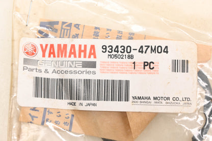 New OEM Yamaha 93430-47M04-00 Circlip NOS
