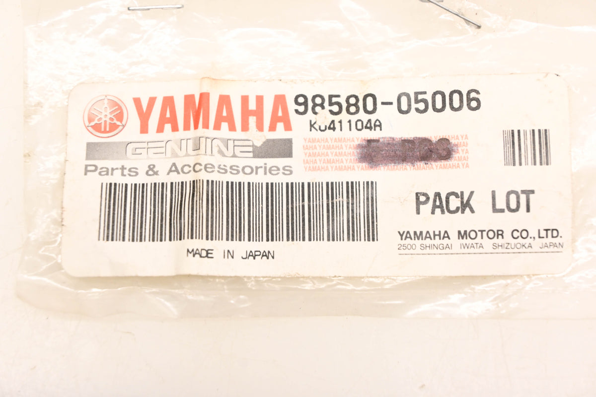 New OEM Yamaha 98580-05006-00 Pan Head Screws Qty 2 NOS