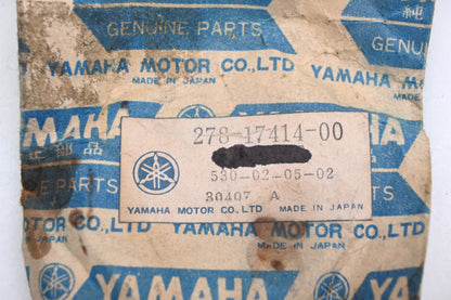 New OEM Yamaha 278-17414-00-00 Circlips Qty 2 NOS