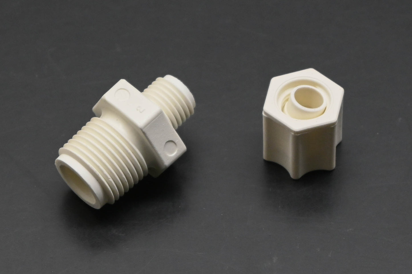 Aftermarket 5016K423 1/4" Compression to 3/8" MIP Polypropylene Adapter NOS