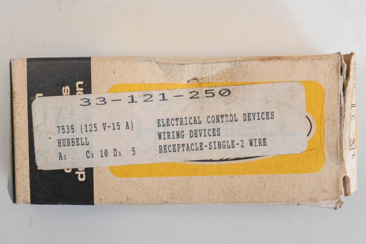 Hubbell 7535, 33-121-250 15A-125V Twist-Lock Receptacle Assembly NOS