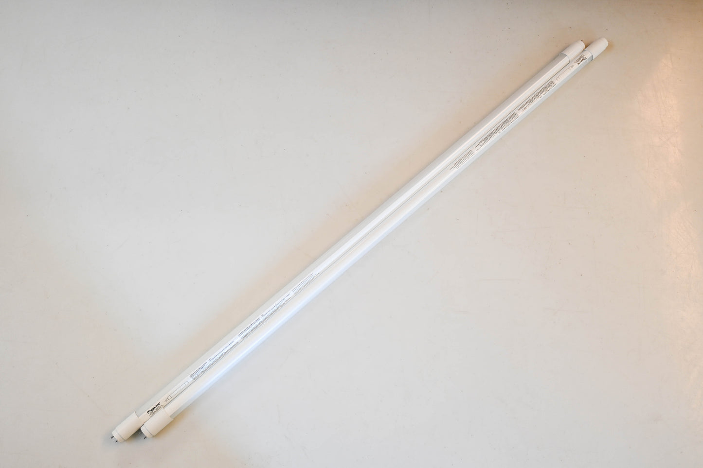 MaxLite L12.5T8SE435-CG 4FT 12.5W 120-277V LED Bulbs Qty 2 NOS