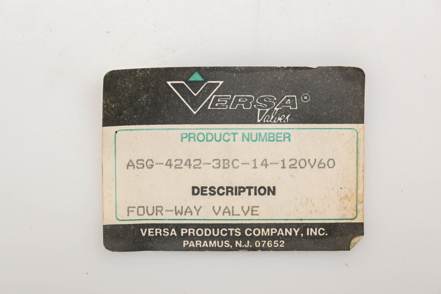 Versa ASG-4242-3BC-14-120V60 4 Way Solenoid Valve NOS