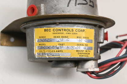 BEC Controls A902-1P-1B46-38, 4135-02 10A-125V Pressure Switch NOS