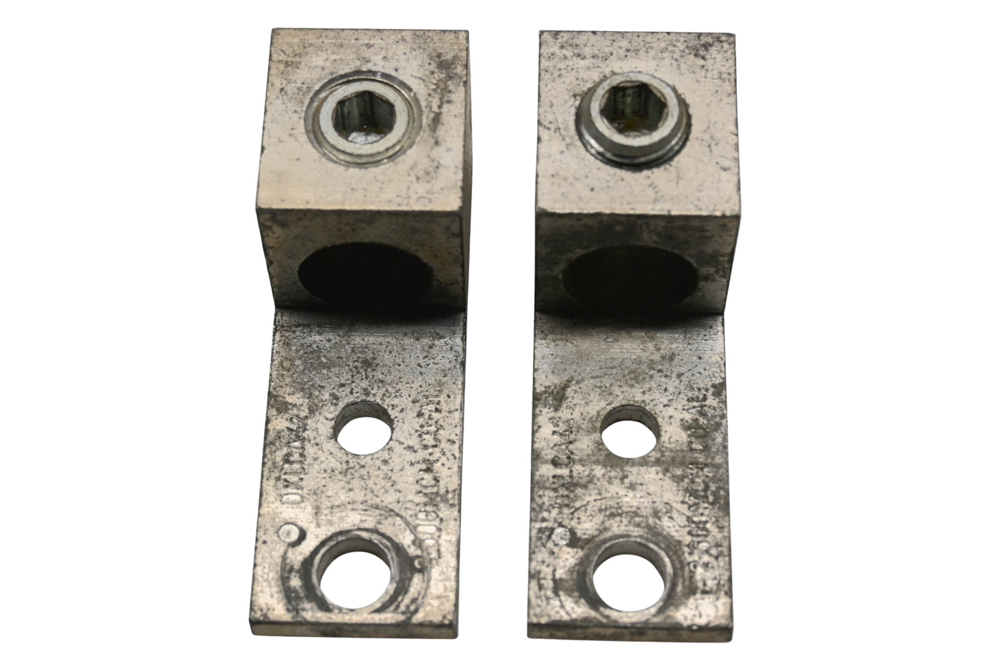 GE DXLCA42, 2-600MCM CU-AL Mechanical Lugs Qty 2