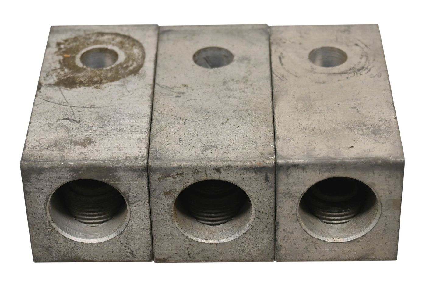 ILSCO D1027, TA-600, 600MCM-2 Mechanical Lugs Qty 3