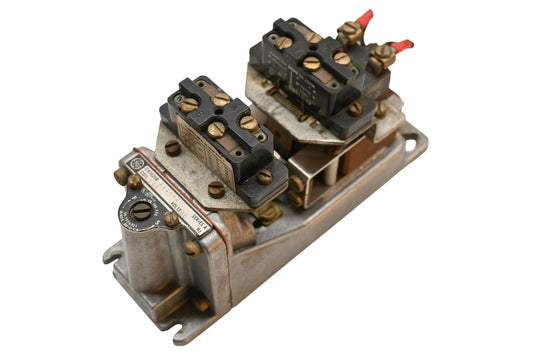 GE CR2820B111AA2 Time Delay Relay Assembly