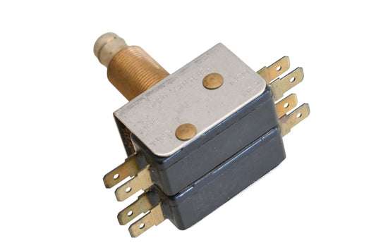Micro Switch USA 1-150-028 Micro Push Button Switch fits Raymond NOS