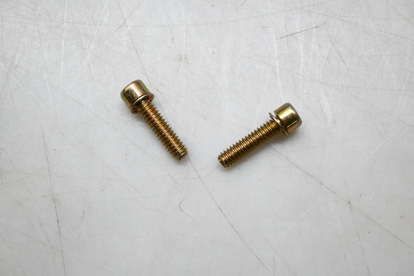 New OEM Polaris 7512290 Socket Cap Screws With Washers Qty 2 NOS