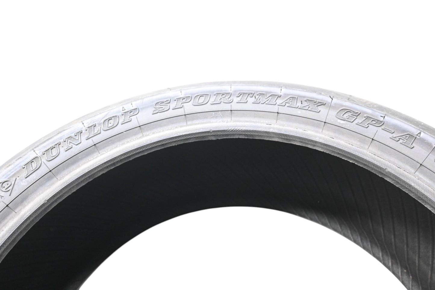 Dunlop 3202-66, D211GP-A Sportmax Rear Motorcycle Tire 190/60ZR17 NOS