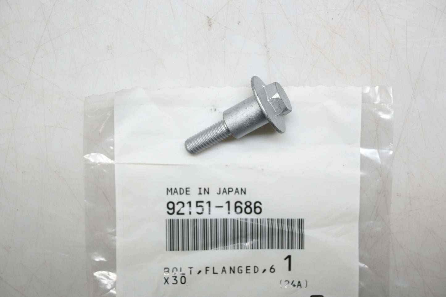 New OEM Kawasaki 92151-1686 6x30 Flanged Bolt NOS