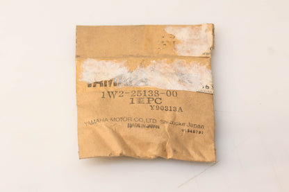 Yamaha 1W2-25138-00-00 Meter Gear NOS