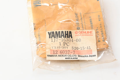 Yamaha 1J7-16304-00-00 Engine Clutch Ball Housing NOS