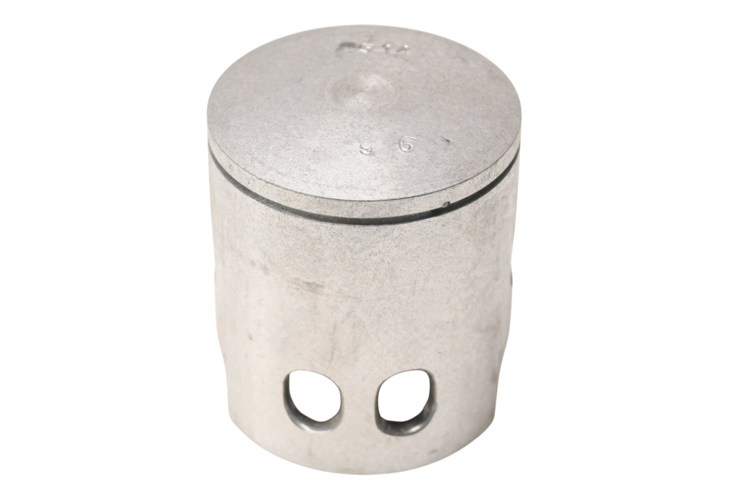 New OEM Yamaha 318-11631-00-96 Piston NOS