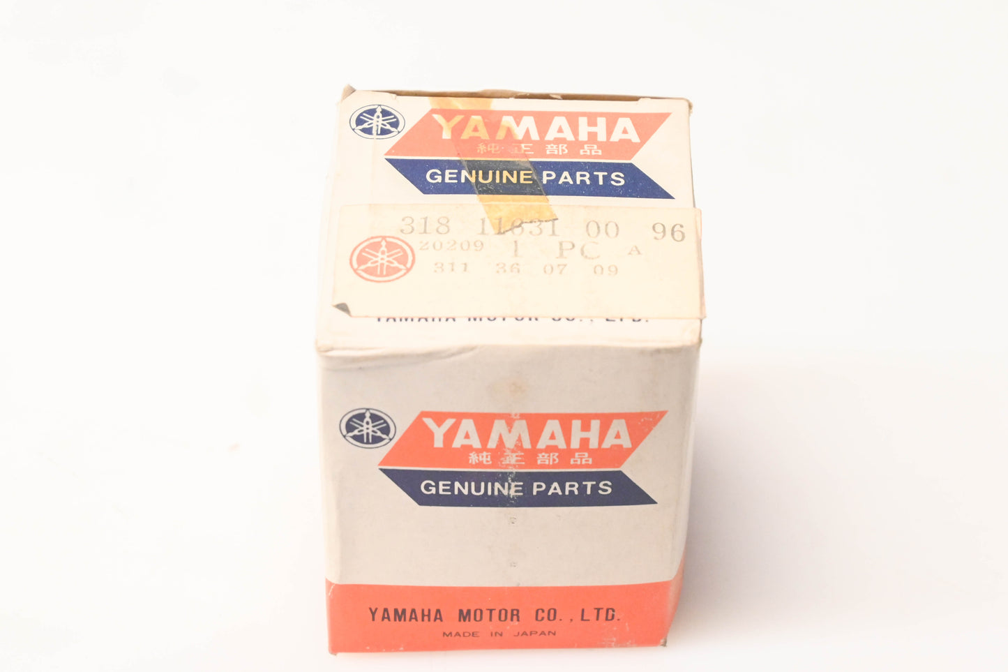 New OEM Yamaha 318-11631-00-96 Piston NOS