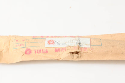 New OEM Yamaha 257-17411-01-00 Main Axle NOS