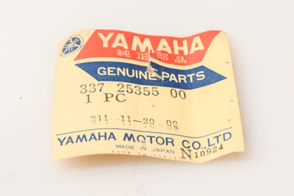 New OEM Yamaha 337-25355-00-00 Cam Shaft Lever NOS