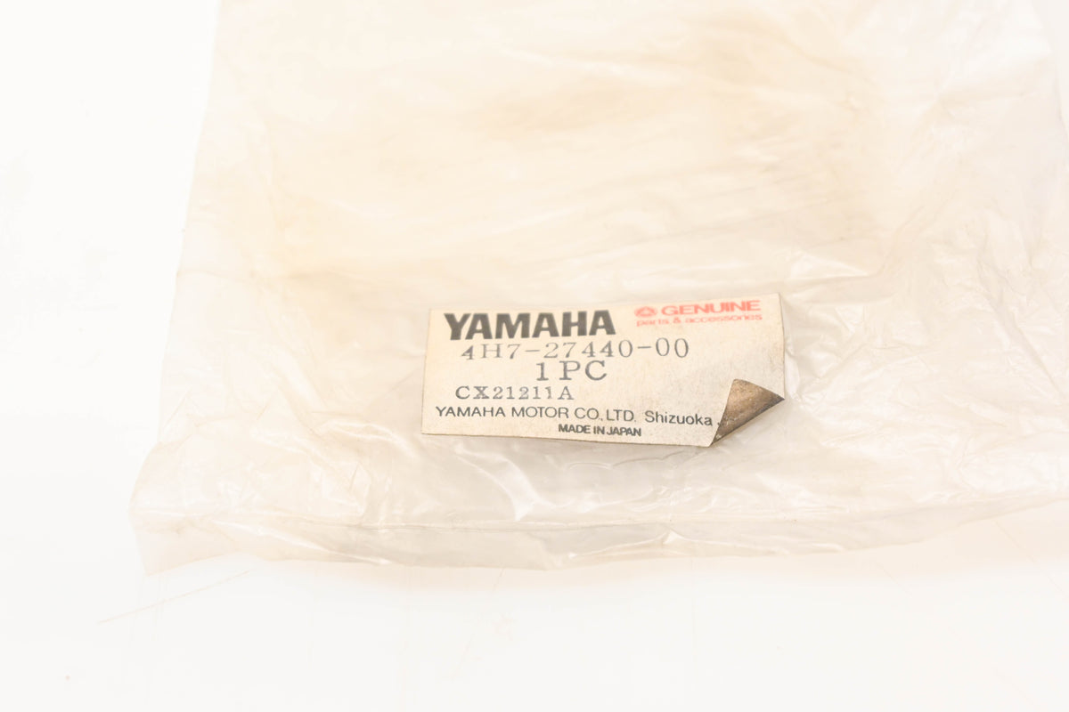 New OEM Yamaha 4H7-27440-00-00 Right Rear Foot rest Assembly NOS
