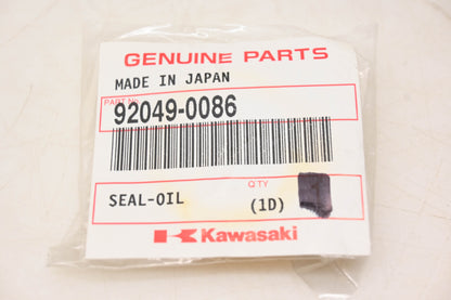 New OEM Kawasaki 92049-0086 Oil Seal NOS